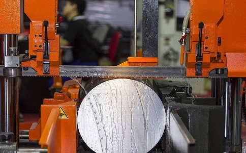 荔波立式金属带锯床切削出现跑带故障解决方法！